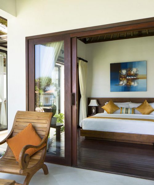 luxury-bedroom-bali-beach-front-villas-accommodation-for-rent-with-private-pool-candidasa-for-family-honeymoon-couple-vacation-holiday-place-to-stay-3