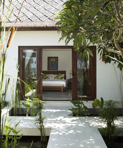 luxury-bedroom-bali-beach-front-villas-accommodation-for-rent-with-private-pool-candidasa-for-family-honeymoon-couple-vacation-holiday-place-to-stay-6